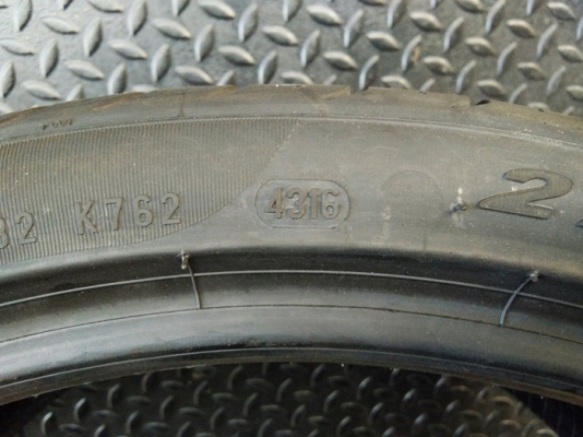 PIRELLI P ZERO R01 275/30ZR20 เส้นละ 15,000 บาท PIRELLI P ZERO R01 275/30ZR20 เส้นละ 15,000 บาท