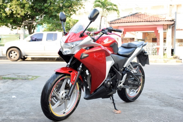 Cbr 250i abs 2011 เครื่องเดิม สีสวย รูดบัตรได้