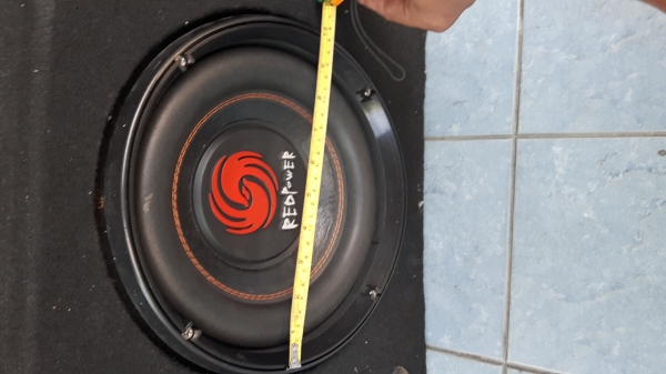 ตู้ลำโพงพร้อมลำโพง