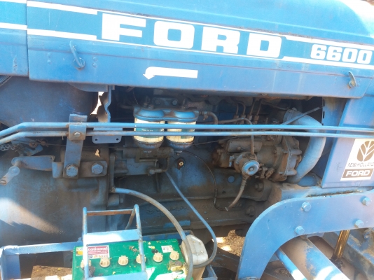 ขายด่วน รถไถ ฟอร์ด 6600 รถบ้านมีทะเบียนพร้อมโอนคับ0966924792  ต่าย