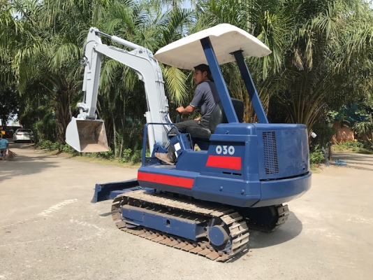 ขายแบคโฮ KUBOTA KX30 คอนโทลดี ปั้มแรง แน่นๆ สวยเดิมจากญี่ปุ่น100\% ทำงานสมบูรณ์ทุกระบบ รับรองไม่ผิดหวัง 235,000 เท่านั้น!!