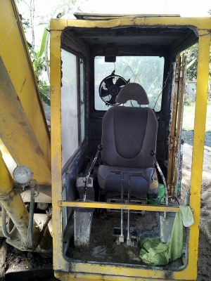 ขายรถขุดแบ็คโค PC60-5 KOMATSU เครื่องเดิมสภาพใช้งานประจำ