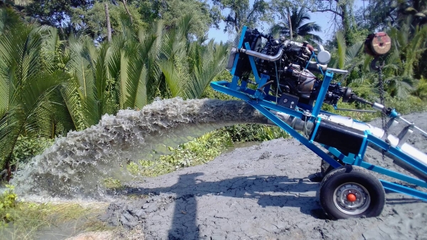 ขายท่อสูบน้ำมือ1 หน้า10 ยาว9 เมตร  น้ำออกแรง10เมตร เครื่องอีซูซุ 4JB เทอร์โบ