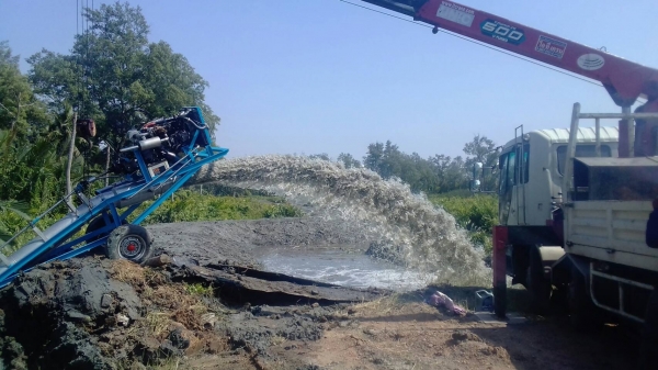 ขายท่อสูบน้ำมือ1 หน้า10 ยาว9 เมตร  น้ำออกแรง10เมตร เครื่องอีซูซุ 4JB เทอร์โบ