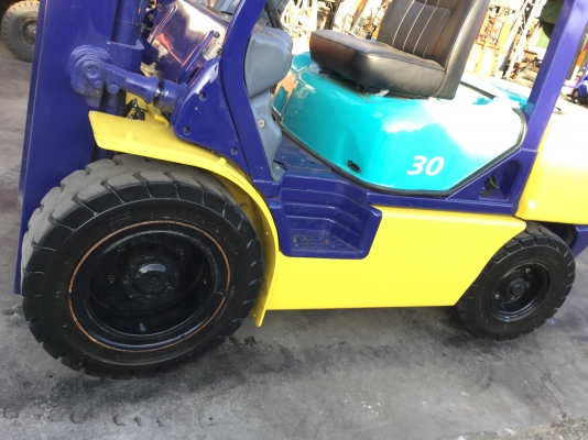 ขาย โฟลคลิฟท์ โคมะสุ ขีด 14 ดีเซล 3 ตัน เสา 4 เมตร