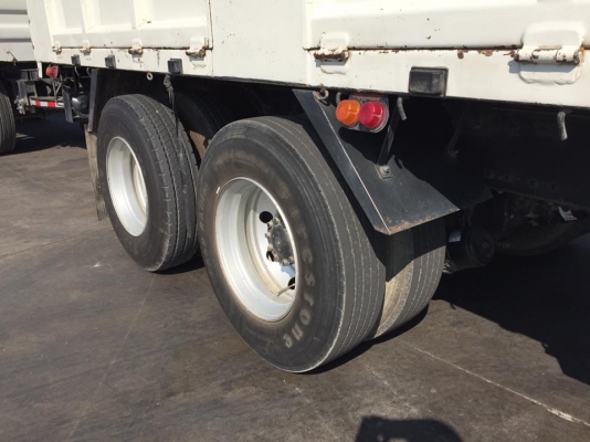 HINO S500 เครื่อง 344 แรง กลางปี 56 กระบะสามมิตรไม่ดั้มพ์ ท่อเอส ท้องอ่างมิเนียม ยางดีเรเดียล กระบะสามมิตรไม่ดั้มพ์ ใส่ของได้ 32.5ตัน สภาพรถเดิมๆ ทะเบียนพร้อม