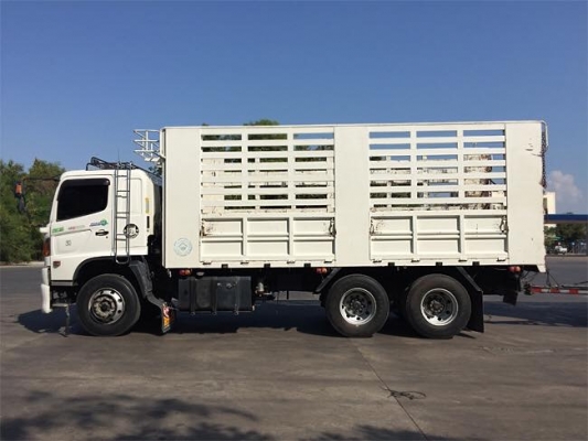HINO S500 เครื่อง 344 แรง กลางปี 56 กระบะสามมิตรไม่ดั้มพ์ ท่อเอส ท้องอ่างมิเนียม ยางดีเรเดียล กระบะสามมิตรไม่ดั้มพ์ ใส่ของได้ 32.5ตัน สภาพรถเดิมๆ ทะเบียนพร้อม