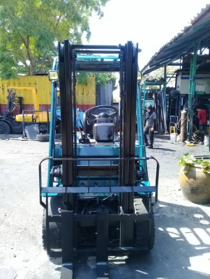 +++ ขายโฟล์คลิฟท์  TOYOTA 7FG15  ขนาด  1.5  ตัน  เครื่องยนต์เบนซิน  เสา  3  เมตร  เกียร์ธรรมดา  ยางตันครับ