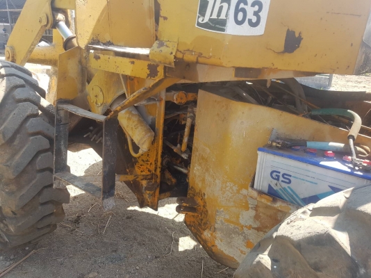 ขายรถตักล้อยาง JH63 รถใช้งานครับ