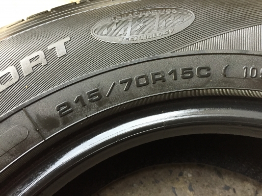 ยาง Goodyear 215-70-15 ปี 17 ครบชุด 4 เส้น 5500 สภาพสวยๆไม่บวมไม่กินข้าง ดอกยางเหลือเยอะเอาไปวิ่งกัน ยาง Goodyear 215-70-15 ปี 17 ครบชุด 4 เส้น 5500 สภาพสวยๆไม่บวมไม่กินข้าง ดอกยางเหลือเยอะเอาไปวิ่งกัน