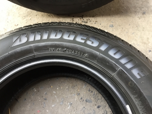 ยาง Bridgstone 205-70-15 ปี 16 ครบชุด 4 เส้น 5300  สวยๆไม่ไม่บวมไม่กินข้างดอกยางเหลือเยอะเอาไปวิ่งกันใด้อีกยาวค่ะ
