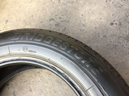 ยาง Bridgstone 185-60-15 ปี 16 ครบชุด 4 เส้น 3000  สวยๆไม่มีปะไม่บวมไม่กินข้างดอกยางเหลือเยอะเอาไปวิ่งกันใด้อีกยาวค่ะ