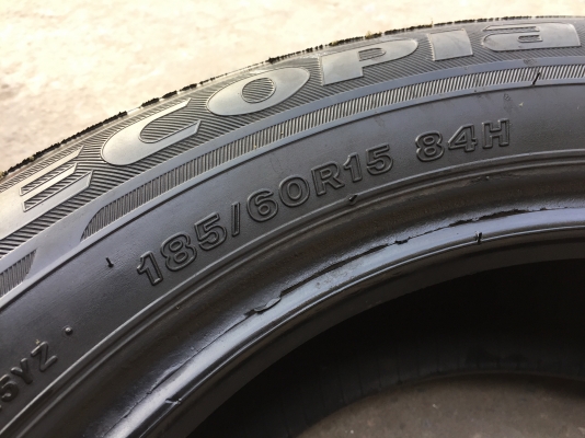 ยาง Bridgstone 185-60-15 ปี 16 ครบชุด 4 เส้น 3000  สวยๆไม่มีปะไม่บวมไม่กินข้างดอกยางเหลือเยอะเอาไปวิ่งกันใด้อีกยาวค่ะ