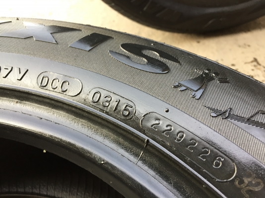 ยาง MAXXIS 185-60-15 ปี 15 ครบชุด 4 เส้น 2300 สภาพสวยๆไม่มีปะไม่บวมไม่กินข้าง ดอกยางเหลือเยอะเอาไปวิ ยาง MAXXIS 185-60-15 ปี 15 ครบชุด 4 เส้น 2300 สภาพสวยๆไม่มีปะไม่บวมไม่กินข้าง ดอกยางเหลือเยอะเอาไปวิ