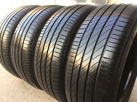 ยาง MICHELIN 195-65-15 ปี 15 ครบชุด 4 เส้น 3000 สภาพสวยๆไม่มีปะไม่บวมไม่กินข้าง ดอกยางเหลือเยอะเอาไป
