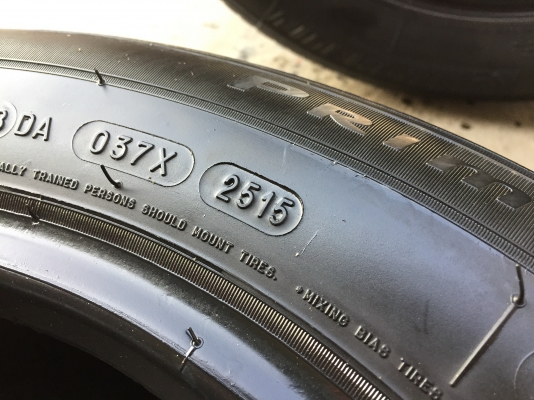 ยาง MICHELIN 195-65-15 ปี 15 ครบชุด 4 เส้น 3000 สภาพสวยๆไม่มีปะไม่บวมไม่กินข้าง ดอกยางเหลือเยอะเอาไป ยาง MICHELIN 195-65-15 ปี 15 ครบชุด 4 เส้น 3000 สภาพสวยๆไม่มีปะไม่บวมไม่กินข้าง ดอกยางเหลือเยอะเอาไป