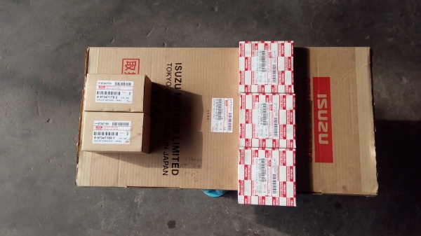 อะไหล่เครื่องยนต์อีซูซุ3สูบรุ่น3KR1แท้