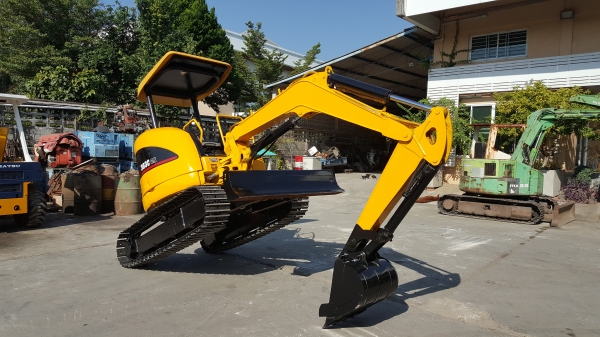 ขาย รถขุด CATERPILLAR  รุ่น 303C CR มือสองญี่ปุ่น แทรกเหล็ก สลัก บูทเอวแน่น 100\% สวยพร้อมใช้งาน มือถือ 0818753444