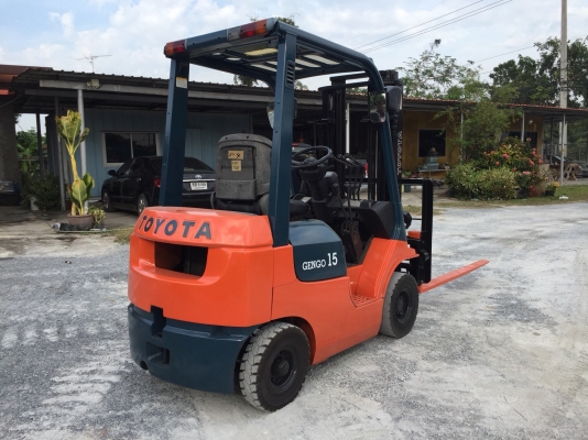 รถนอกขายถูก โฟคลิฟท์ TOYOTA 7FD15 นำเข้าจากญี่ปุ่น โทร.090-986-2521 อ๊อบ