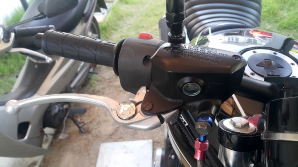 ขาย Kawasaki Zephyr400 ปี93 รถแท้ ทะเบียนแท้ กทม. โอนขนส่ง