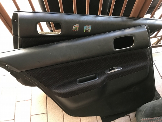 เบาะหน้าหลัง มิตซูซีเดียตัวนอกพร้อมเเผงประตูสวิตกระจกเก่าญี่ปุ่นเเท้สภาพดี