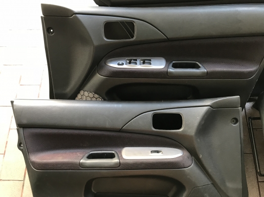 เบาะหน้าหลัง มิตซูซีเดียตัวนอกพร้อมเเผงประตูสวิตกระจกเก่าญี่ปุ่นเเท้สภาพดี