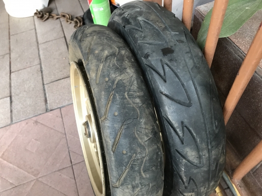 ล้อ ZX เก่านอกสภาพตามรูปคู่ละ ล้อ ZX เก่านอกสภาพตามรูปคู่ละ