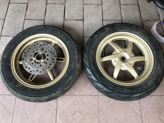 ล้อ ZX เก่านอกสภาพตามรูปคู่ละ