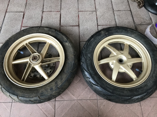 ล้อ ZX เก่านอกสภาพตามรูปคู่ละ ล้อ ZX เก่านอกสภาพตามรูปคู่ละ