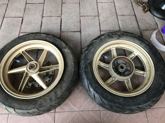 ล้อ ZX เก่านอกสภาพตามรูปคู่ละ ล้อ ZX เก่านอกสภาพตามรูปคู่ละ