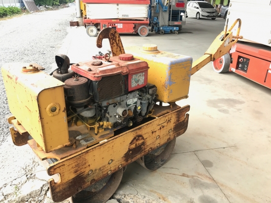 ขายรถบดเดินตาม KOMATSUมือสองญี่ปุ่น บดอัดสั่นสะเทือนได้ สตาร์ทกุญแจได้  เครื่องดีเซลยันม่า1สูบ สภาพดีพร้อมใช้งาน มีให้เลือกหลายคัน