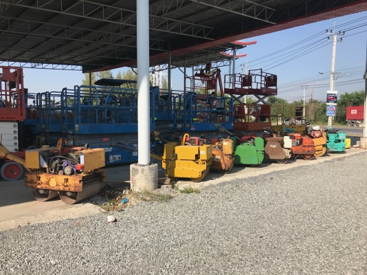 ขายรถบดเดินตาม KOMATSUมือสองญี่ปุ่น บดอัดสั่นสะเทือนได้ สตาร์ทกุญแจได้  เครื่องดีเซลยันม่า1สูบ สภาพดีพร้อมใช้งาน มีให้เลือกหลายคัน