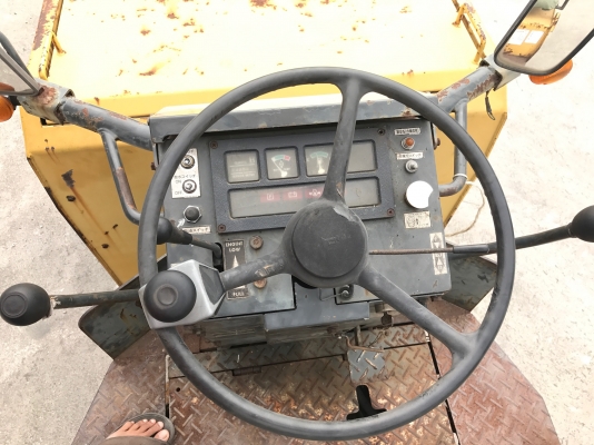 ขายรถบด2.5ตันKOMATSUรุ่นJV25CW-1นำเข้าญี่ปุ่นไม่เคยใช้งานในไทย หน้าเหล็กหลังยาง ขับ2เพลาเอวอ่อน  เครื่องKOMATSU 3สูบ สภาพดีพร้อมใช้งาน มีให้เลือกหลายคันหลายขนาด Line:Jiraroj2909