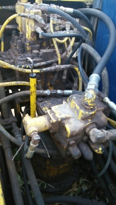 แบคโฮล KOBELCO SK120-3 รุ่นยอดนิยม บูมอาร์มสลักดีสวยไร้ที่ติ โซ่หนา ใบครบ ช่วงล่างเต็ม เครื่องดี ไฟฟ้ามี ทำงานเร็วมาก มีคลิป VDO กาาทำงานค่ะ แบคโฮล KOBELCO SK120-3 รุ่นยอดนิยม บูมอาร์มสลักดีสวยไร้ที่ติ โซ่หนา ใบครบ ช่วงล่างเต็ม เครื่องดี ไฟฟ้ามี ทำงานเร็วมาก มีคลิป VDO กาาทำงานค่ะ