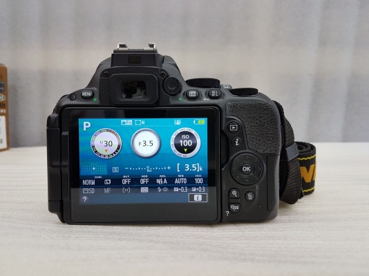 กล้อง DSLR Nikon รุ่น D5500 24.2 ล้าน มีเลนส์ 18-55 มีที่ชาร์ท กระเป๋า เมม คู่มือ