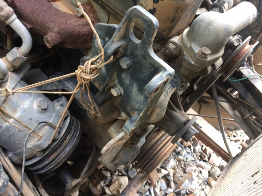 ขายเครื่อง88แรง 4JB1พร้อมเกียร์..ยกชุดขาย 30000.