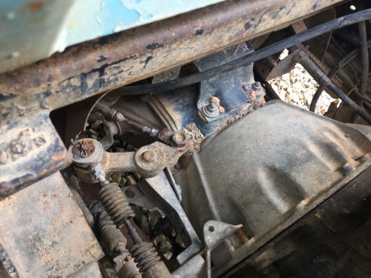 ขายเครื่อง88แรง 4JB1พร้อมเกียร์..ยกชุดขาย 30000.