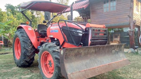 ขายด่วน M6040 สภาพสวย พร้อมอุปกรณ์  รถปี 55