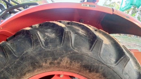 ขายด่วน M6040 สภาพสวย พร้อมอุปกรณ์  รถปี 55