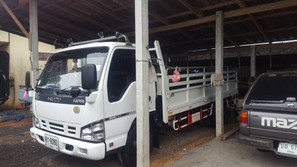 ISUZU NPR 130แรงม้า ปี51 สภาพสวยมากๆ ใช้งานน้อยๆ ไมล์สี่หมื่นกว่าๆ คัทซีสวย เครื่องดี เล่มพร้อม ราคาต่อรองได้ 0872976734