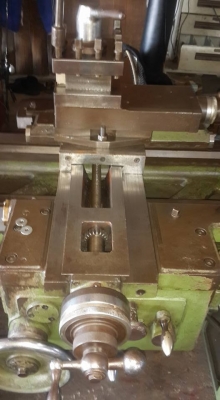 เครื่องกลึง mazak 7 ฟุต พร้อมชุดกลึงเรียว พร้อมใช้ 95000 บาท