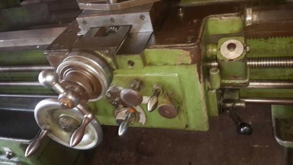 เครื่องกลึง mazak 7 ฟุต พร้อมชุดกลึงเรียว พร้อมใช้ 95000 บาท