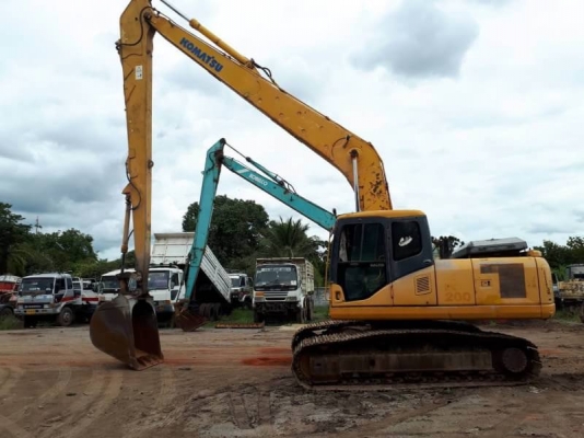 ขาย 895,000 บาท KOMATSU PC200-7 บูมยาว 18 เมตร ทำงาน 24,xxx ชม เครื่องดี ปั้มแรง โช่หนา เอวแน่น ไฟฟ้าครบ เอกสารอินวอยท์  รถอยู่ จ.ปทุมธานี โทร 0610710295