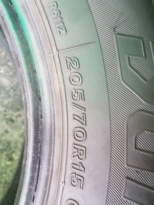 205/70R15 BRIDGESTONE DURAVIS R611 ชุด 4 เส้น โทร.081-427-3941 ไอดีไลน์ 0814273941