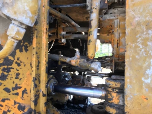 ขาย 199,000 รถตักล้อยาง KOMATSU JH 63 เอวอ่อน (เดินหน้าได้-แต้ถอยไม่ได้) เครื่องดี ปั้มแรง เอกสารชื้อขาย รถอยู่ โคราช 090-772-3710 090-772-3708