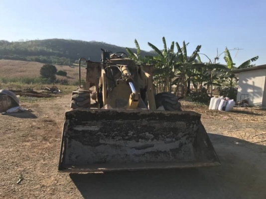 ขาย 199,000 รถตักล้อยาง KOMATSU JH 63 เอวอ่อน (เดินหน้าได้-แต้ถอยไม่ได้) เครื่องดี ปั้มแรง เอกสารชื้อขาย รถอยู่ โคราช 090-772-3710 090-772-3708