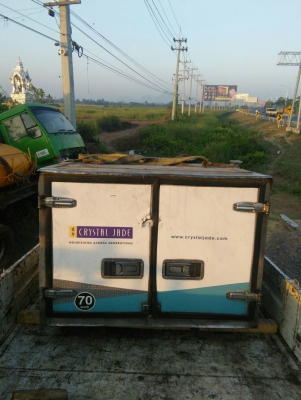 จัดส่งตู้บรรทุก สินค้า สแตนเลส ให้ลูกค้าจาก บางแสน ชลบุรีครับ ลูกค้านำไปแช่ กุ้ง แช่ปลาครับ ขอบคุณครับ