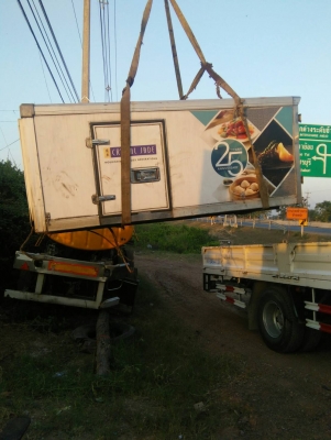 จัดส่งตู้บรรทุก สินค้า สแตนเลส ให้ลูกค้าจาก บางแสน ชลบุรีครับ ลูกค้านำไปแช่ กุ้ง แช่ปลาครับ ขอบคุณครับ