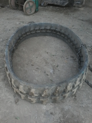 ขายแทรคยาง รถขุดเล็ก  หน้ากว้าง 240x9.5x37 ข้อห่าง  มี1เส้น ขาย8,000บาทสนใจ 089-2619445