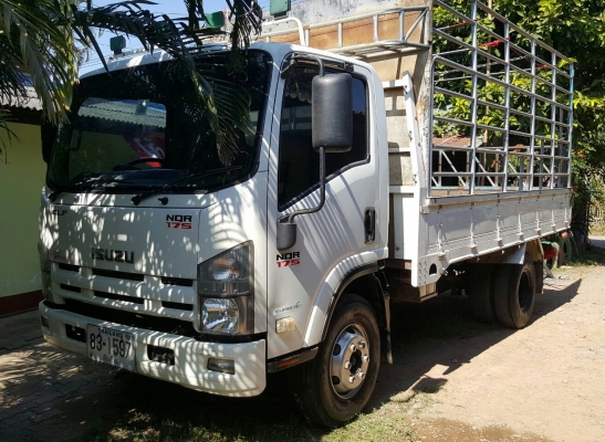 ..ขาย 735,000บ...หกล้อ อิซูชุ NQR175ปี54 ช่วงยาว 4.30ม.&quot;ช่วงล้อต่อดั้ม&quot;รถห้าง สภาพดีสวยบาง